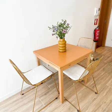 Luxury In Chiado 1 Br דירה *