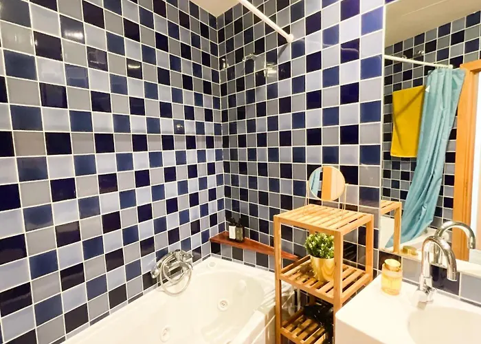 Luxury In Chiado 1 Br * 리스본